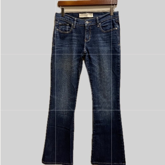 Abercrombie & Fitch Perfect Stretch Madison Flare Med Rise Jeans W27L33 - Picture 1 of 9